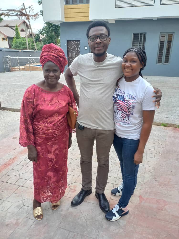 Mrs Ogunkunle with family